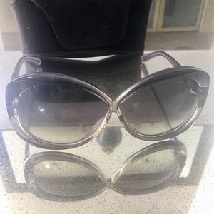 💯 authentic Tom Ford sunglasses 🕶